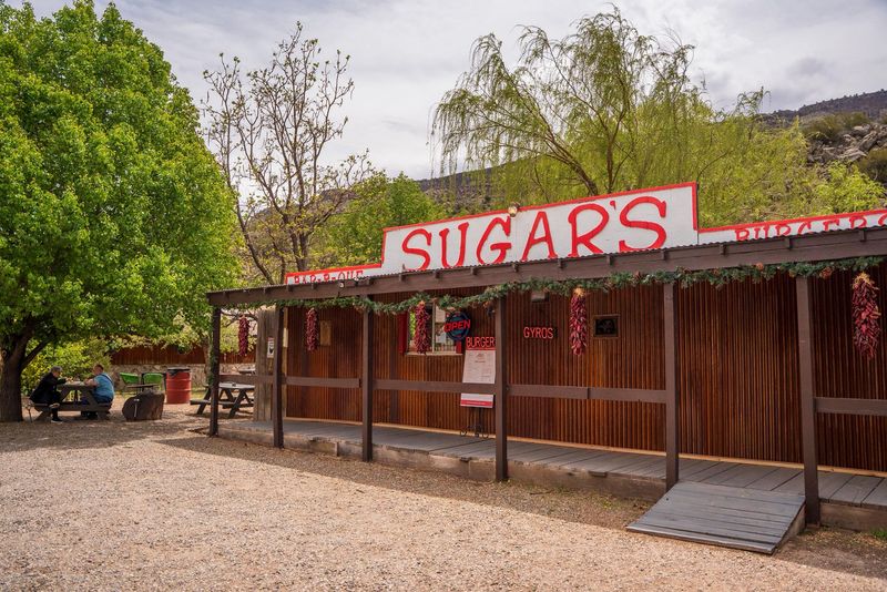 Sugar's BBQ & Hamburgers: Velarde