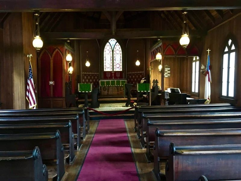 Old-Fashioned Music in Historic Spaces