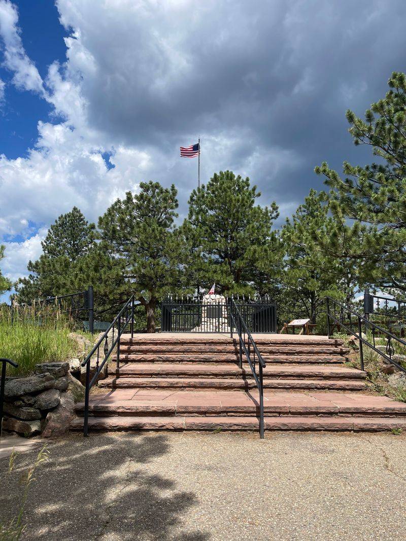Lookout Mountain Park (Buffalo Bill's Grave)