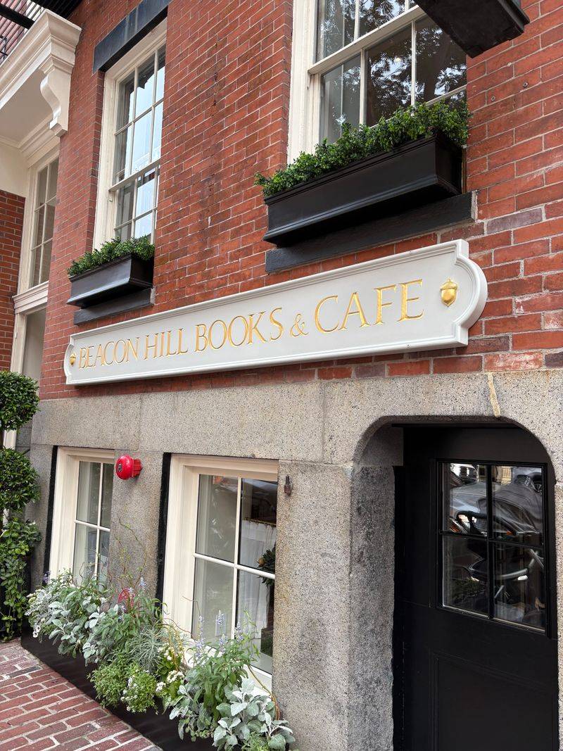 Beacon Hill Books & Cafe, Boston