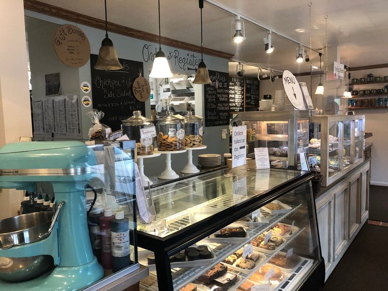 Stowe Bee Bakery & Café on Mountain Road