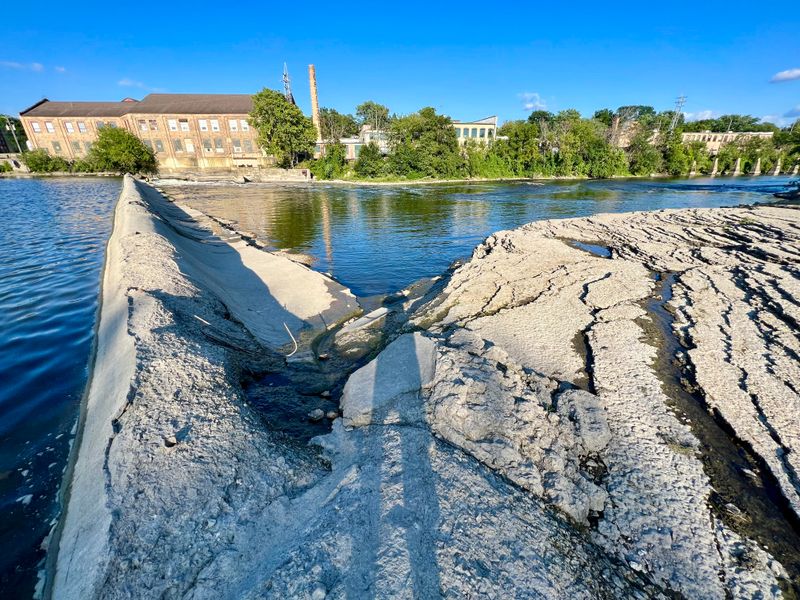 Batavia, Fox River Mill Row