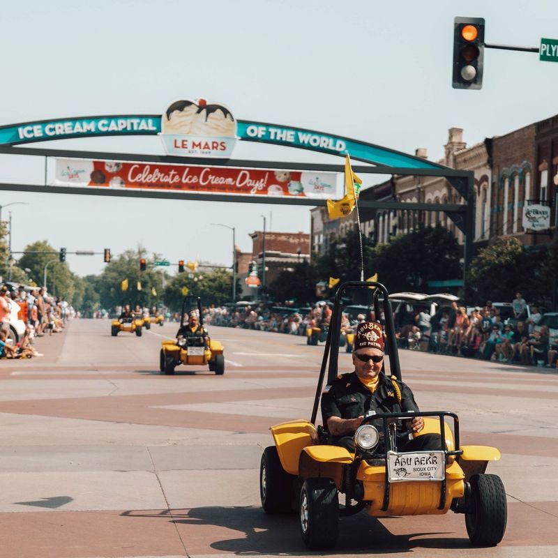 Le Mars: Ice Cream Town, Small-Town Spirit