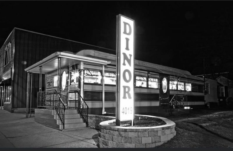 A Menu Anchored in Simplicity