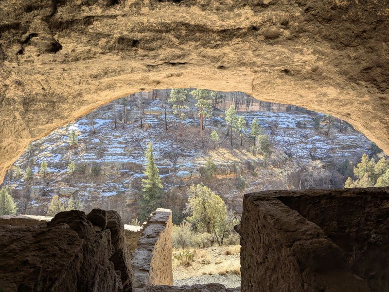 Gila Cliff Dwellings Caves