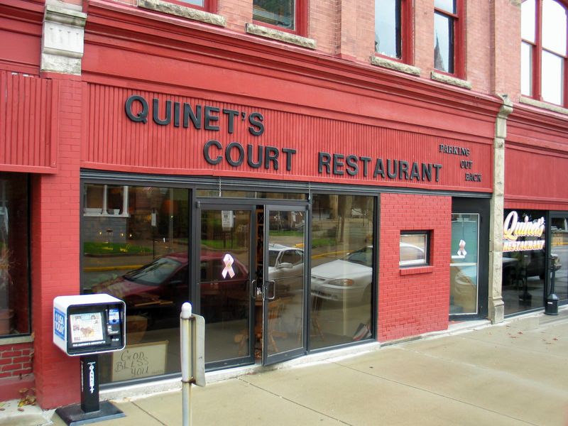Quinet's Restaurant - New Martinsville
