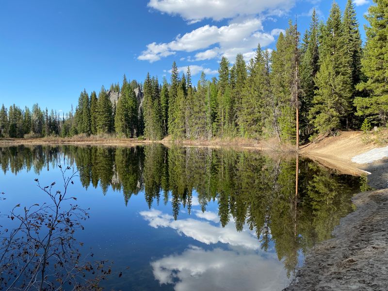 How Travelers Discover the Shop While Exploring Payette Lake