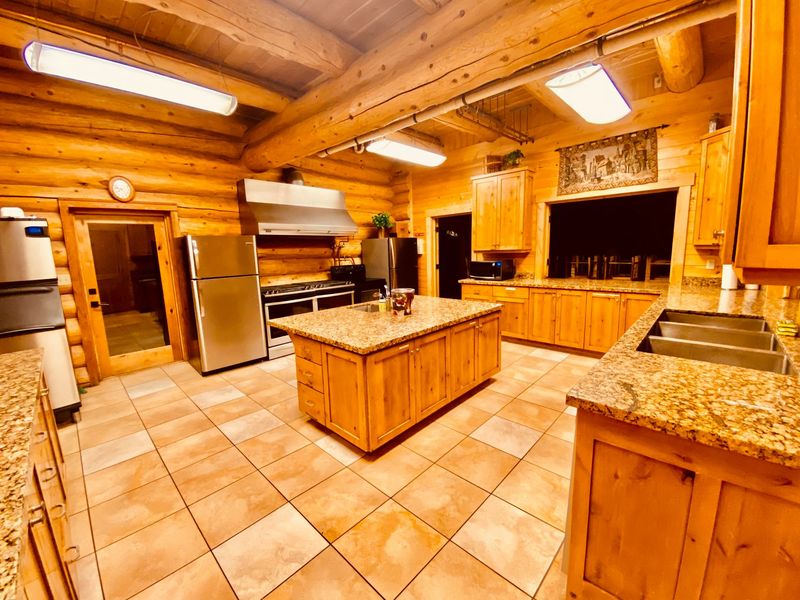 A Kitchen Built for Feasting