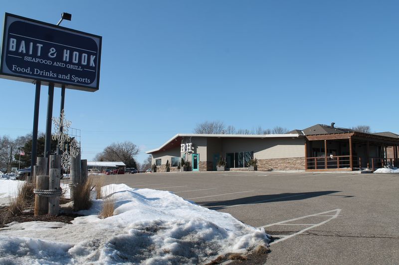 Bait & Hook Seafood Bar, Cokato