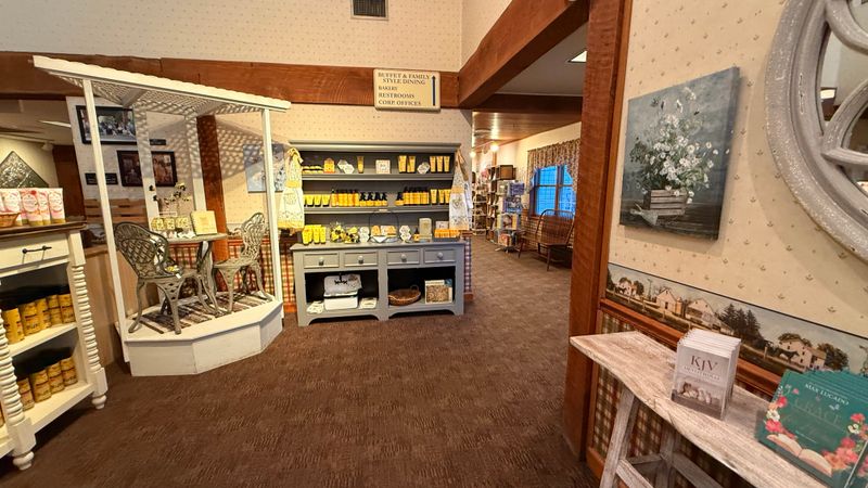 The Market Culture Built on Handmade Craftsmanship