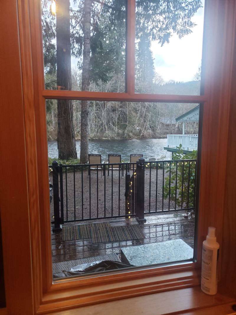 Day One Night: Cozy Forest Cabin Near the McKenzie River