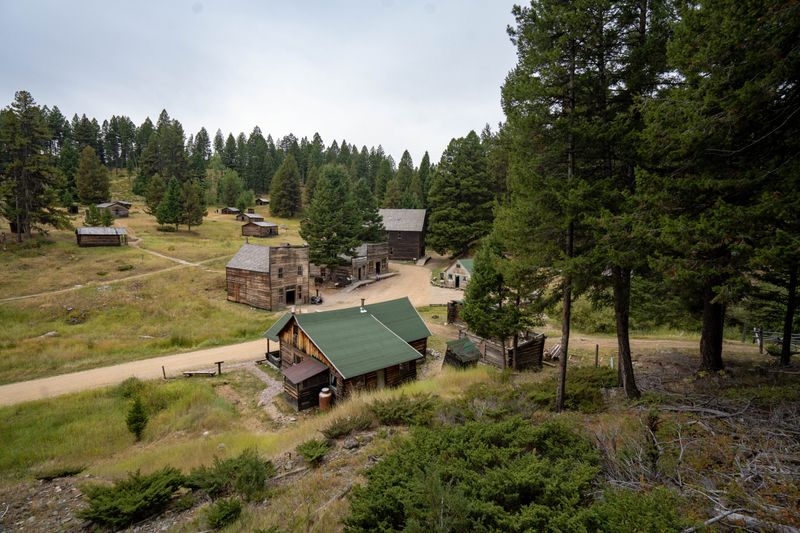 Day Four Among the Silent Cabins of Garnet