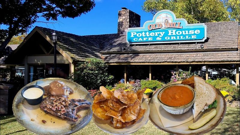 Old Mill Pottery House Café & Grille – Pigeon Forge