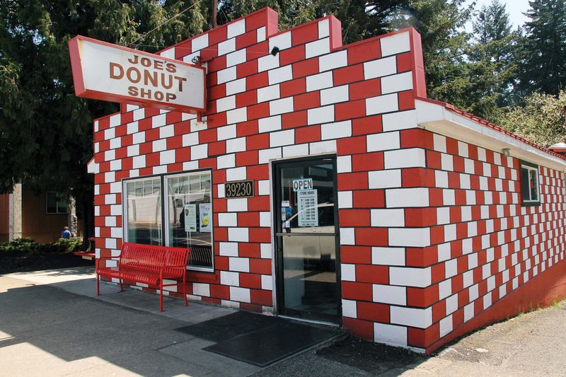 Joe’s Donut Shop (Sandy, Mt. Hood Corridor)