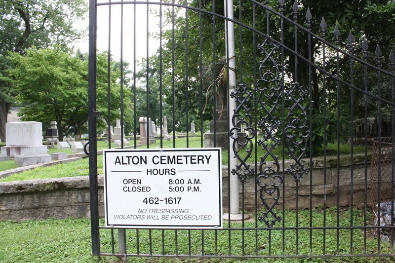 Old Cemeteries That Add to the Town’s Mystique