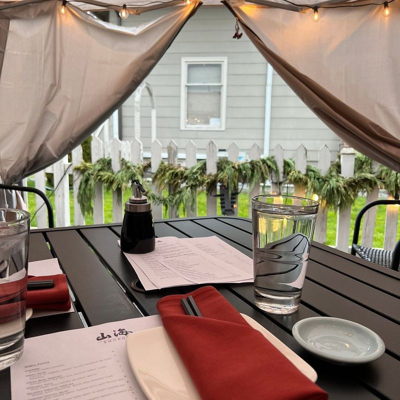 Consistent Praise for Freshness and Service