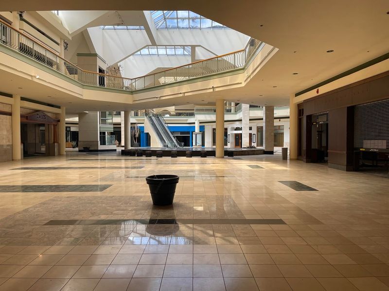 Duluth’s mall memories and the careful afterlife of sets