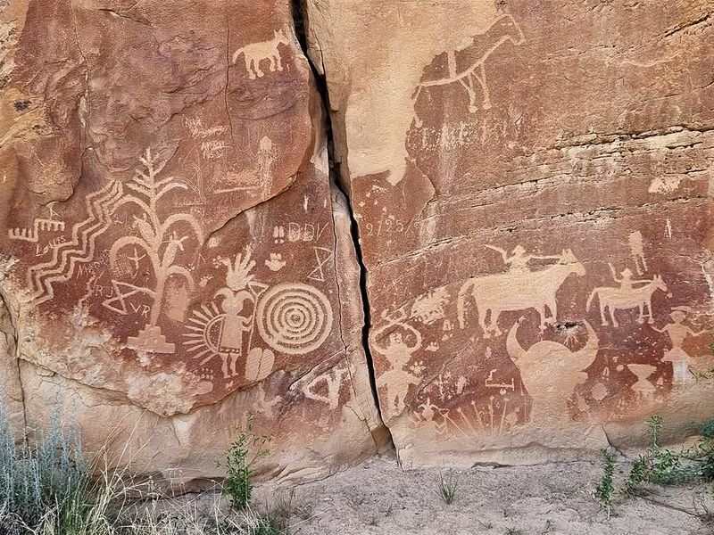 Crow Canyon Archaeological Area near Gallup