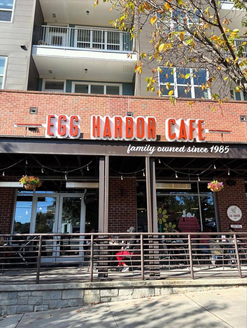Egg Harbor Cafe: Lake Forest
