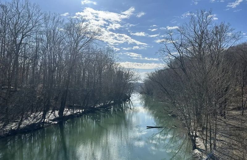Whispers along the Devil’s Backbone