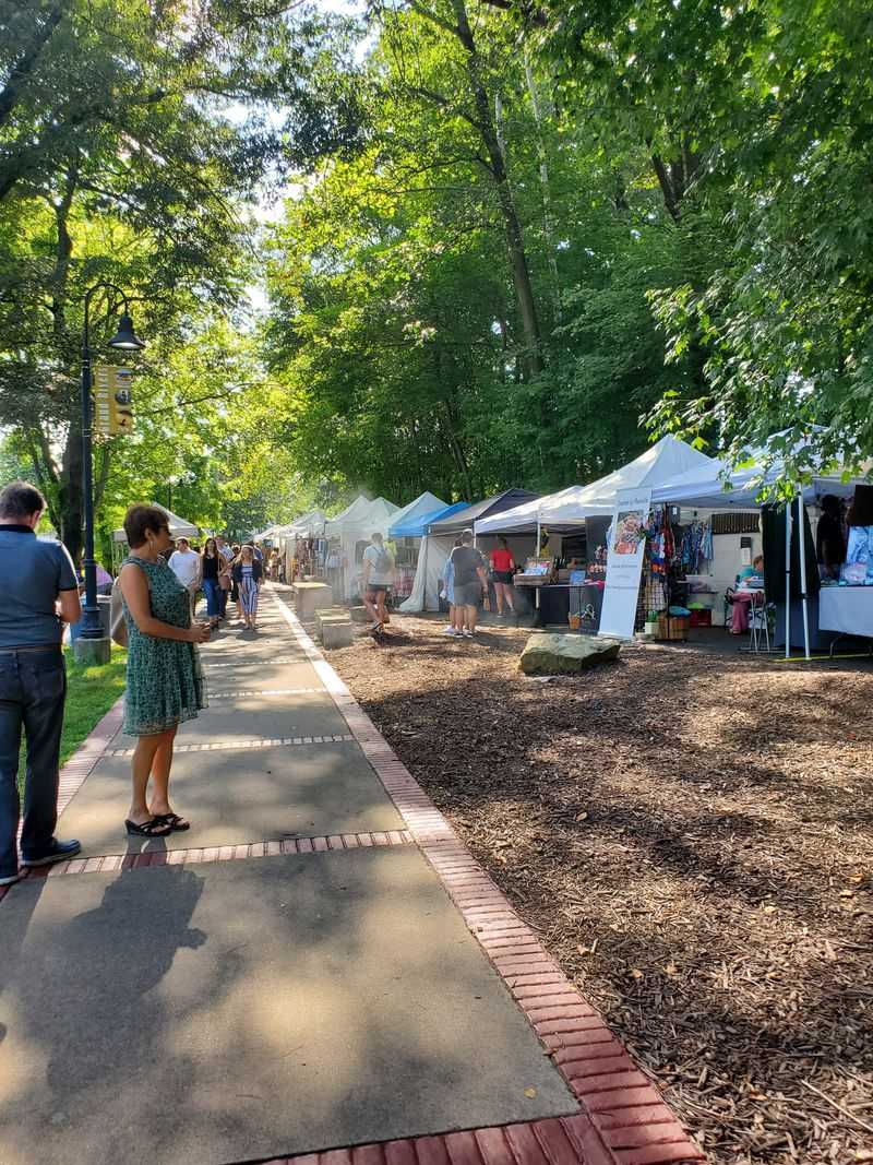 A Close-Knit Community That Preserves the Town’s Charm