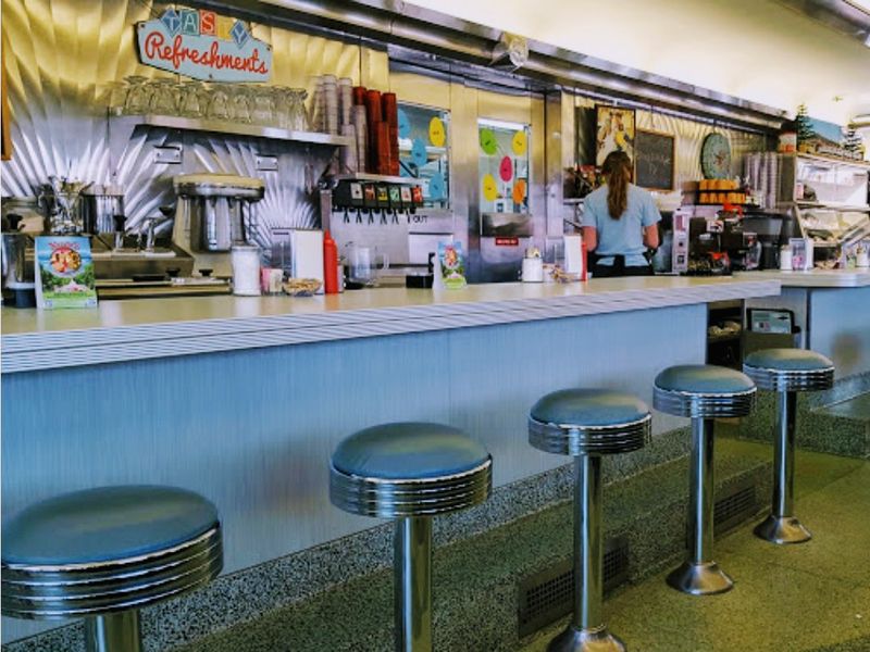 Joni's Diner (Lake Geneva)