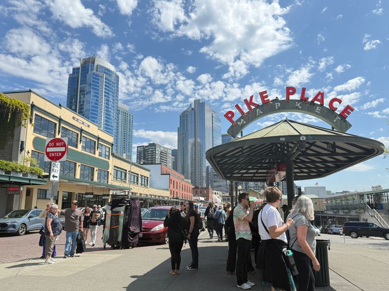 Street Performers and Buskers