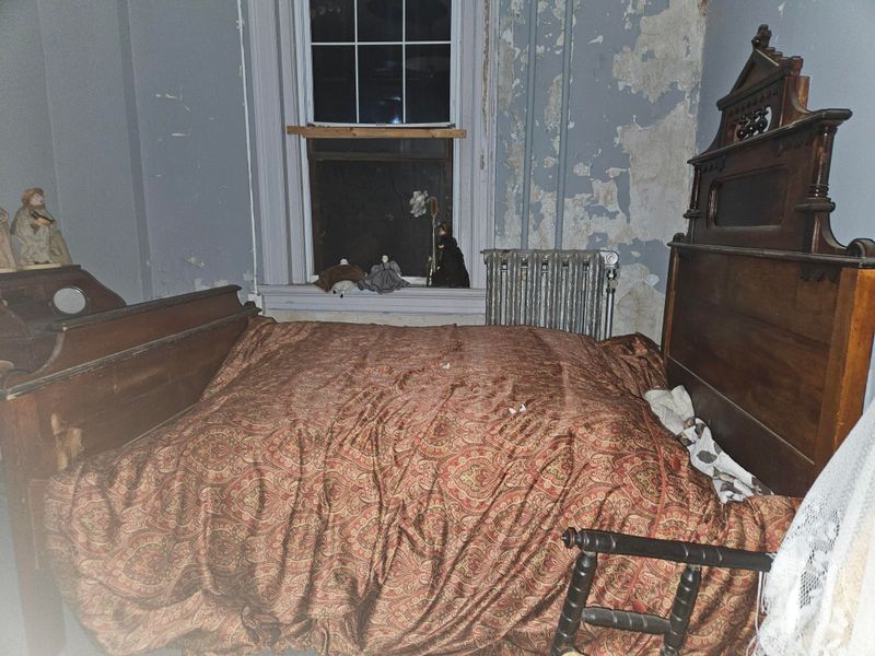 The Tragic Tale Behind the White Lady Apparition