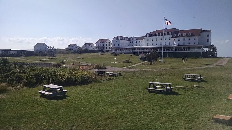 Grand Yet Simple Exterior Appearance