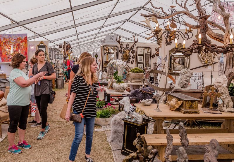 Antique Shopping That Draws Treasure Hunters Worldwide