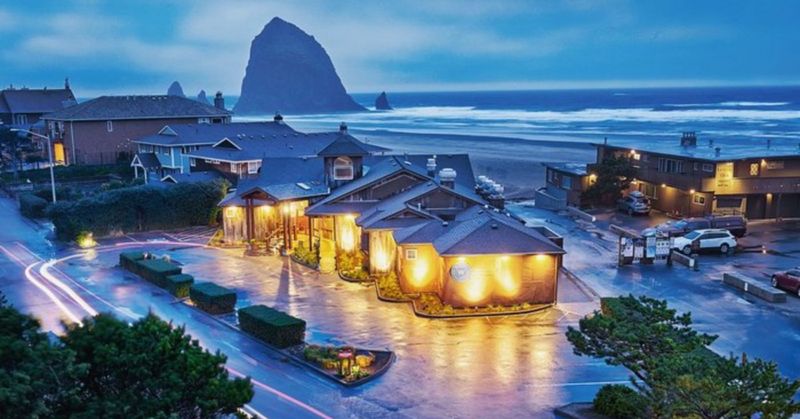 The Wayfarer Restaurant & Lounge – Cannon Beach