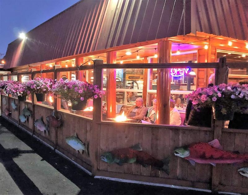 Harbor Light Family Restaurant: Reedsport