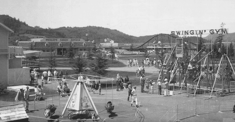 Tilting Rides Created An Unnerving Optical Illusion