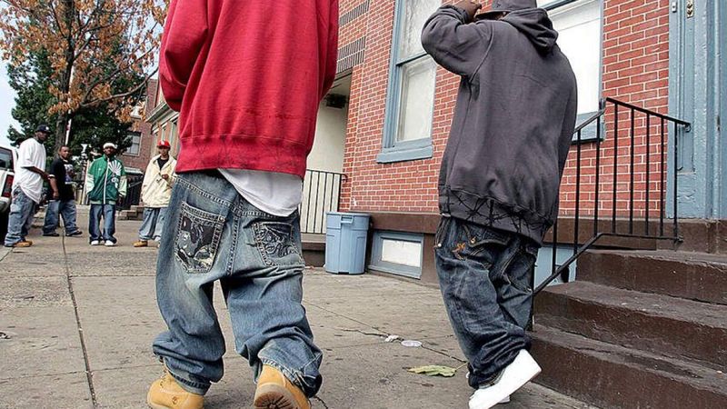 Wearing Sagging Pants in Public