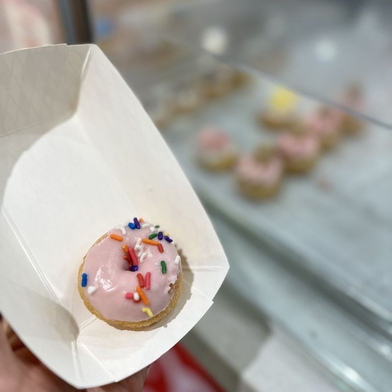 Sunrise Donut Café in Prior Lake