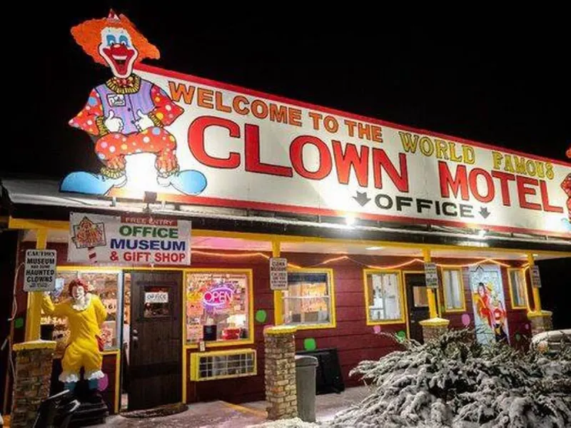 Clown Motel