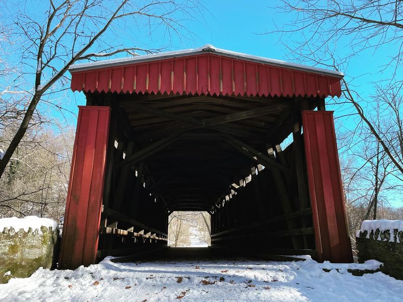 Climbing on Fragile Structures