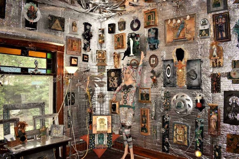 Grassroots Art Center