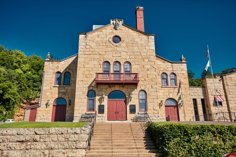 Turner Hall’s Stage and Streetlife Echo