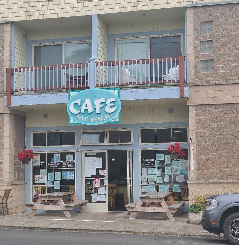 Nye Beach Café: Newport