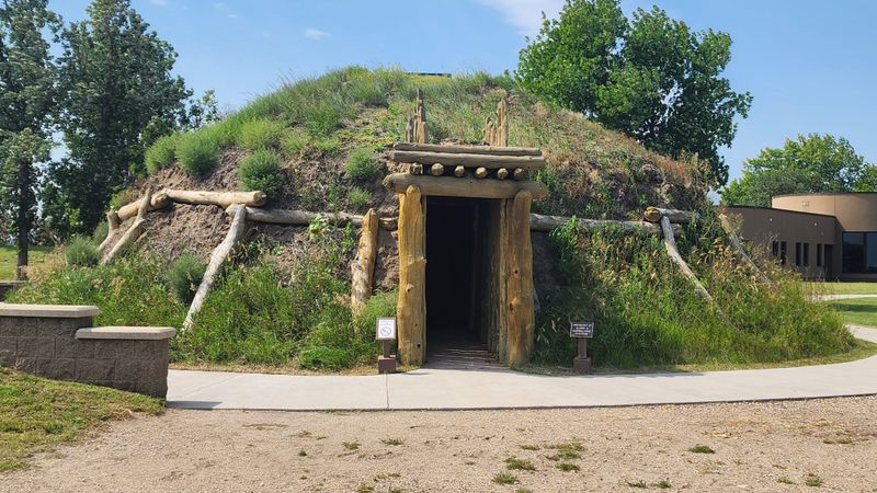 Knife River Indian Villages National Historic Site (Hazen Gateway)