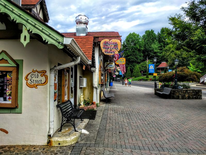 Gemutlichkeit Over Commercialism, The True Spirit