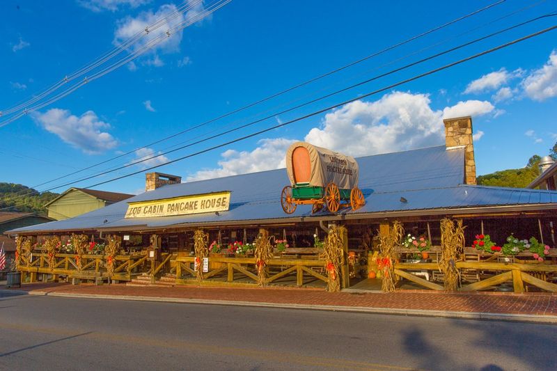 A Pancake Cabin Tucked Into the Smoky Mountain Hills