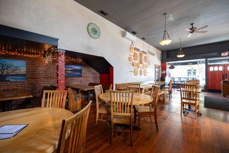 Farm-to-Table Delights: Mi Famiglia Wood Oven Pizzeria
