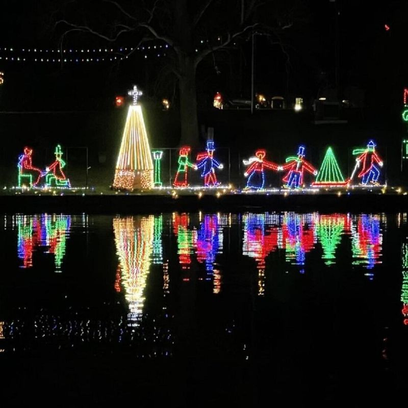 Cane River Lake Riverbank and Walkways