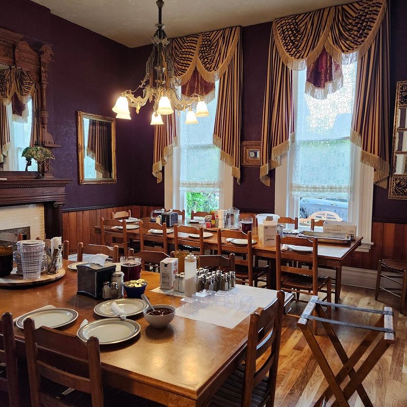 Set Price, No-Stress Dining