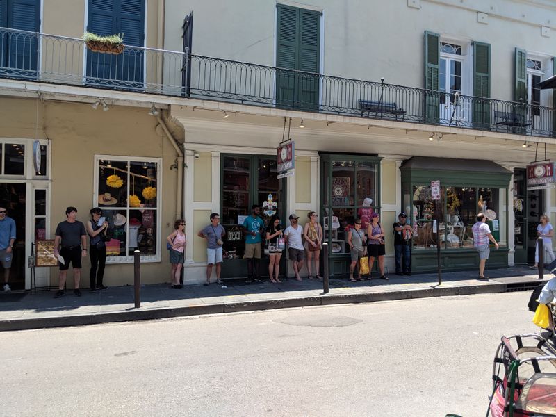 Local Cafés and Boutiques That Reward Slower Strolling