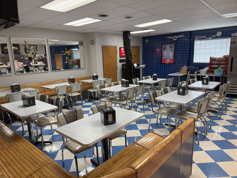 Smitty's Paradise (Bowling Green)