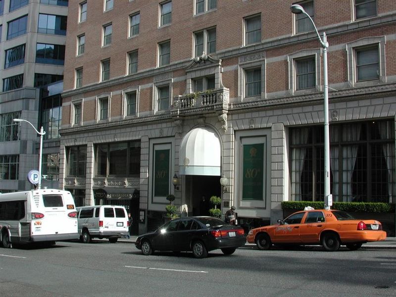 Mayflower Park Hotel
