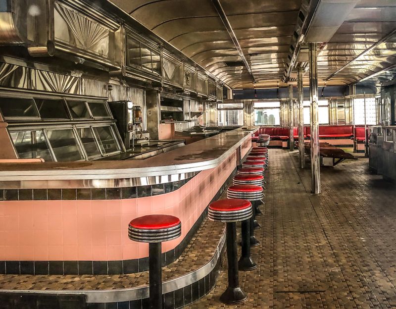 Why This Diner Stays One of Michigan’s Most Fascinating Ruins